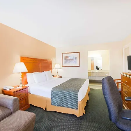 Ramada By Wyndham Flagstaff East