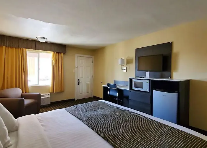 Ramada By Wyndham East Hotel 3*