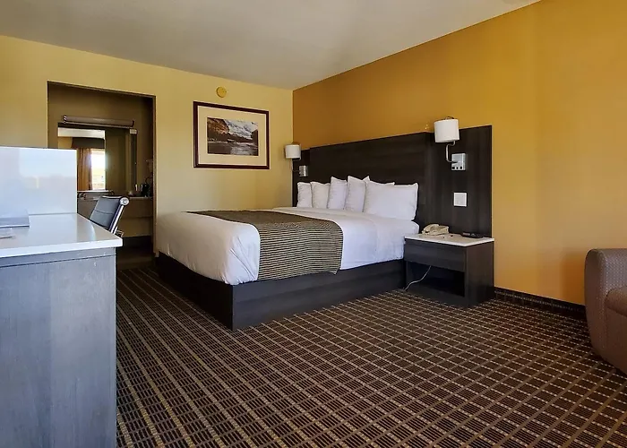 Hotel Ramada By Wyndham East