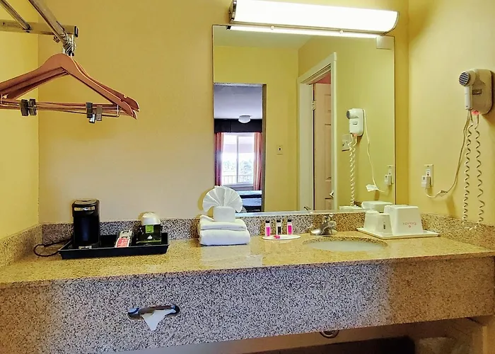 Ramada By Wyndham East Hotel 3*