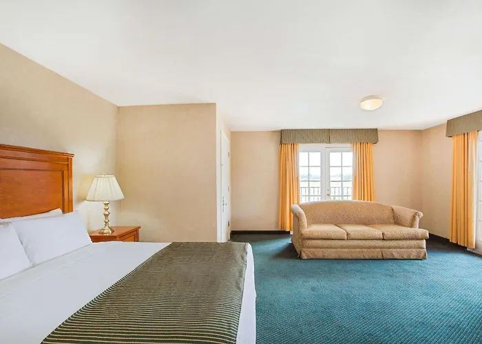 Ramada By Wyndham East Hotel