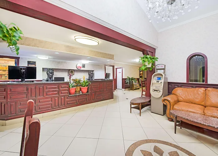 Hotel Ramada By Wyndham East