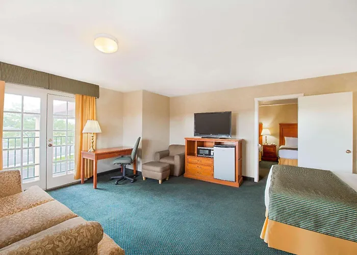 Ramada By Wyndham East