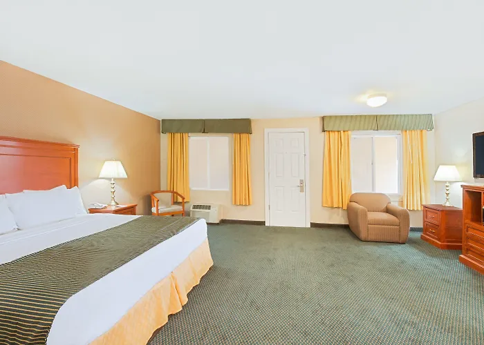 Ramada By Wyndham East