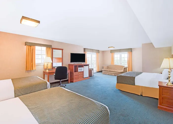 Ramada By Wyndham East Hotel