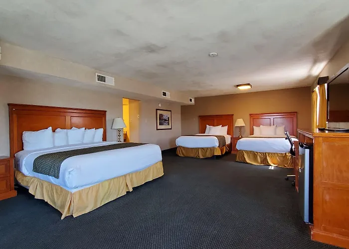 Ramada By Wyndham East Hotel 3*
