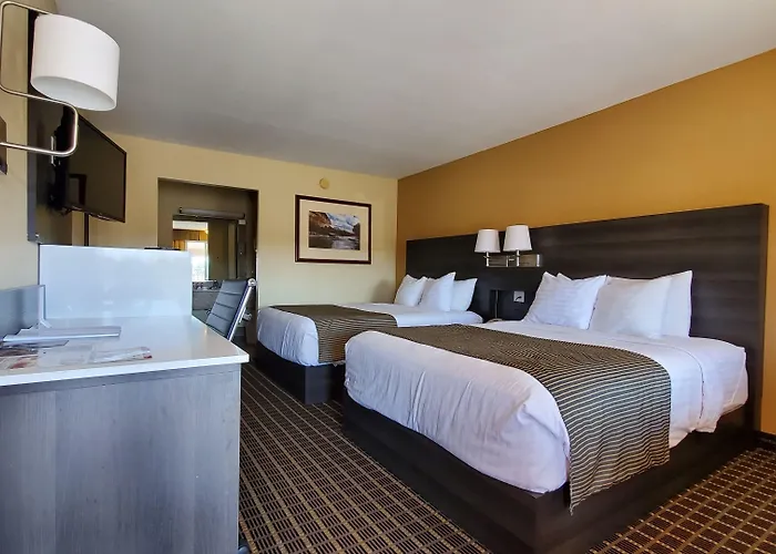 Ramada By Wyndham East