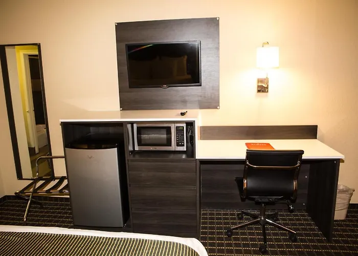 Ramada By Wyndham East Hotel 3*