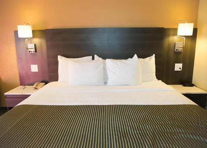 Hotel Ramada By Wyndham East 3*